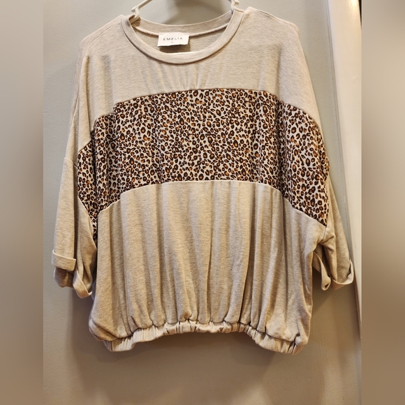 Emelia Top - Picture 3 of 4